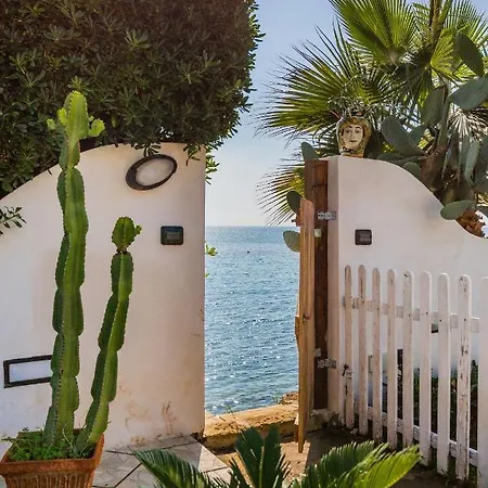 Blumarine On The Sea, Parking & Wifi Holiday home *
