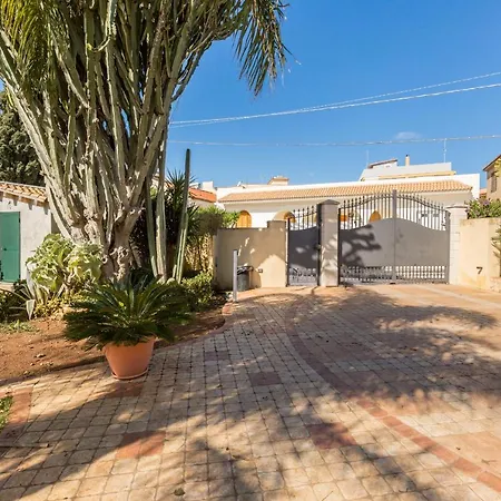 Holiday home Blumarine On The Sea, Parking & Wifi Avola